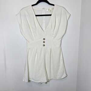 Row A Linen Romper Size M Ivory V‑Neck Empire Waist Lined Beach Coastal Resort